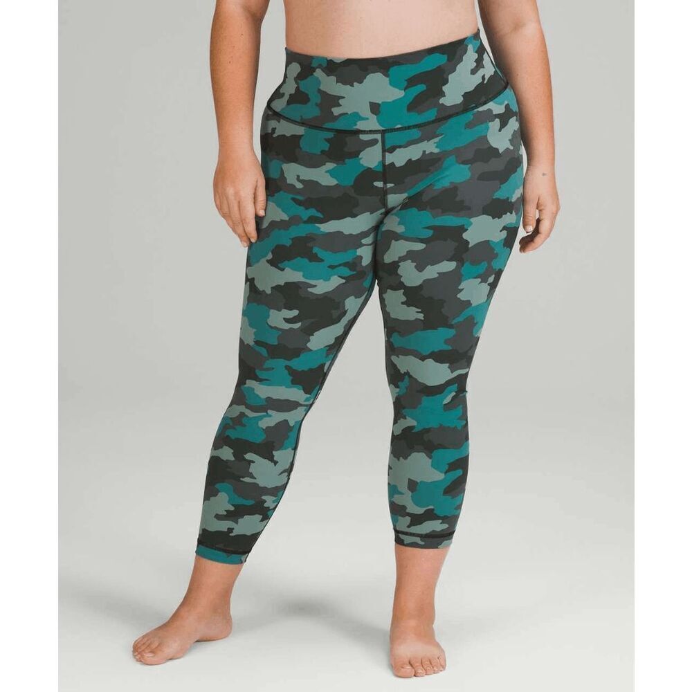 226-EUC Size 18 Lululemon Wunder Under High-Rise Tight